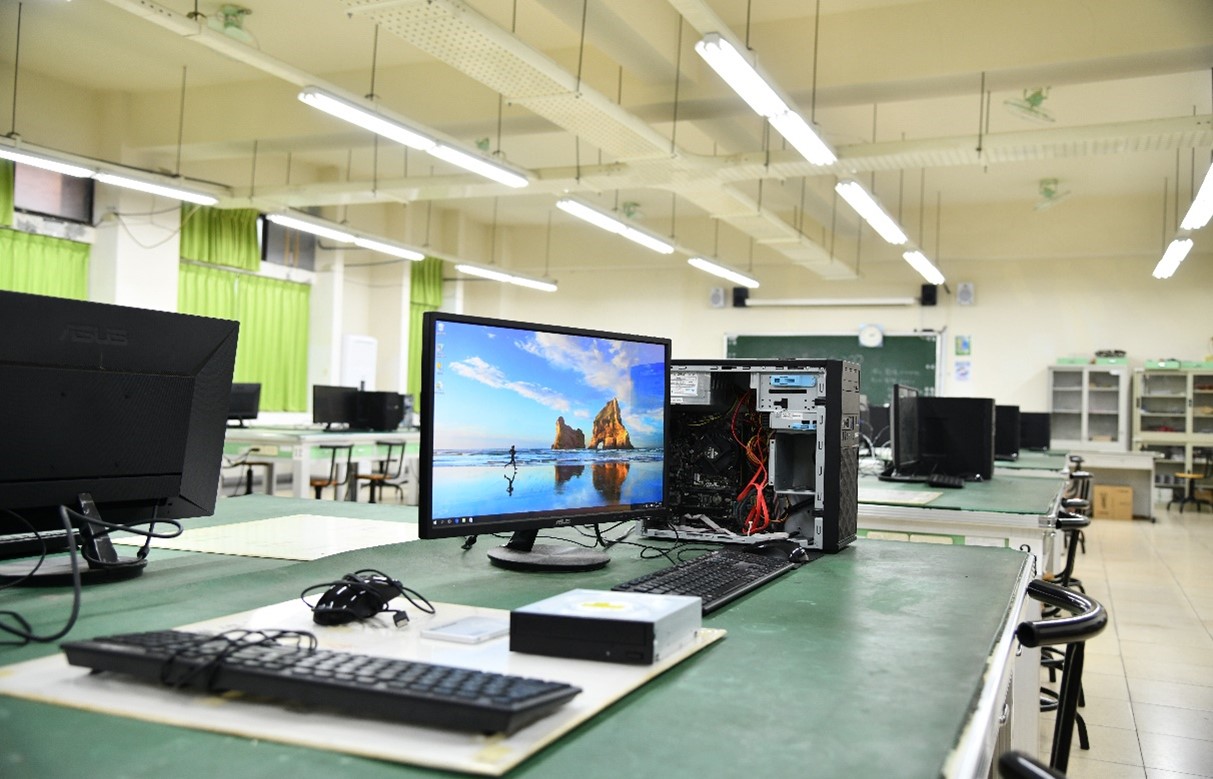 Computer Hardware Maintenance Classroom